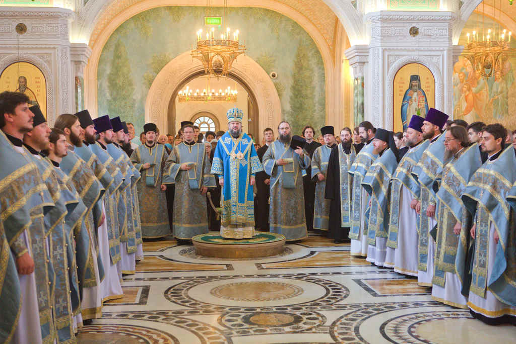 Какая сегодня литургия в православных храмах