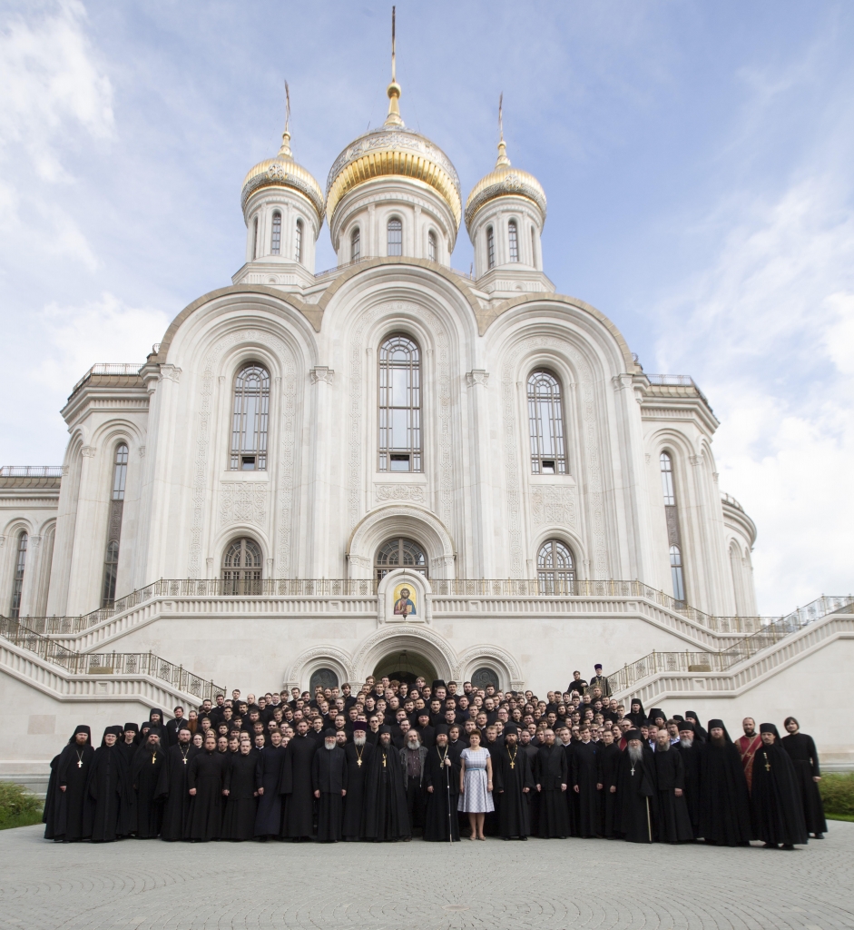 Братия сретенского монастыря в москве