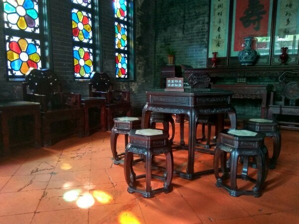Пример традиционной китайской комнаты девятнадцатого века в Гуанчжоу.