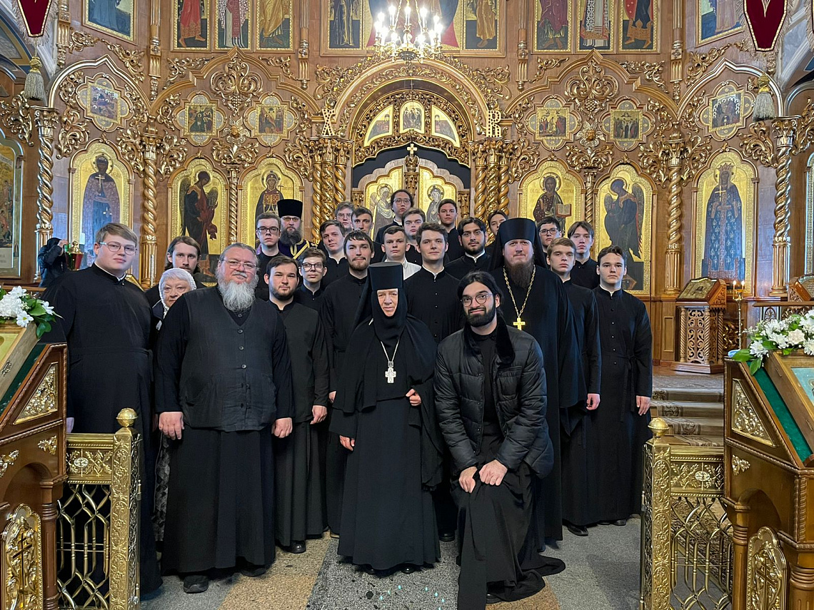 Студенты Академии посетили Серафимо-Дивеевский монастырь