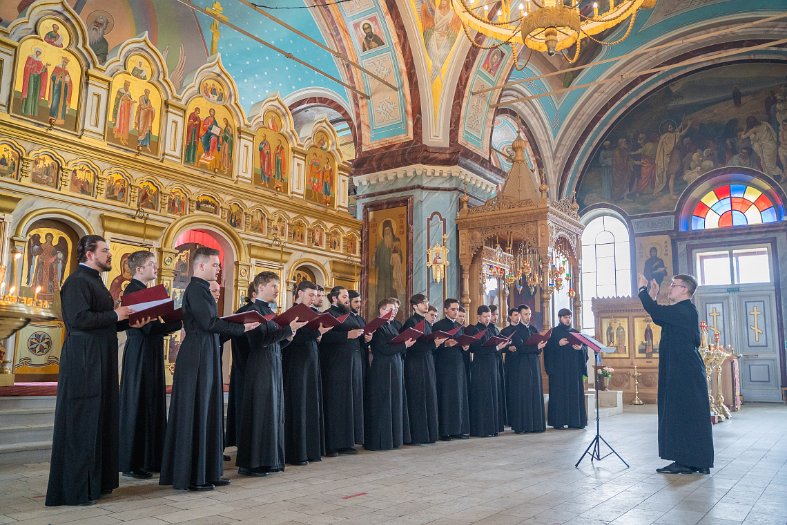 Хор СДА выступил с концертом в Иоанно-Предтеченском соборе 