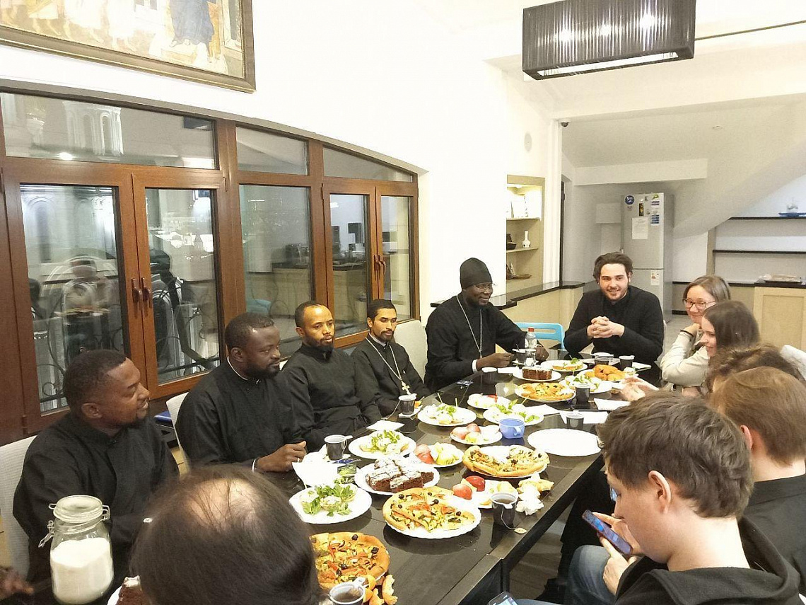 Студенты Сретенской духовной академии провели встречу со слушателями курса по подготовке священнослужителей Патриаршего Экзархата Африки