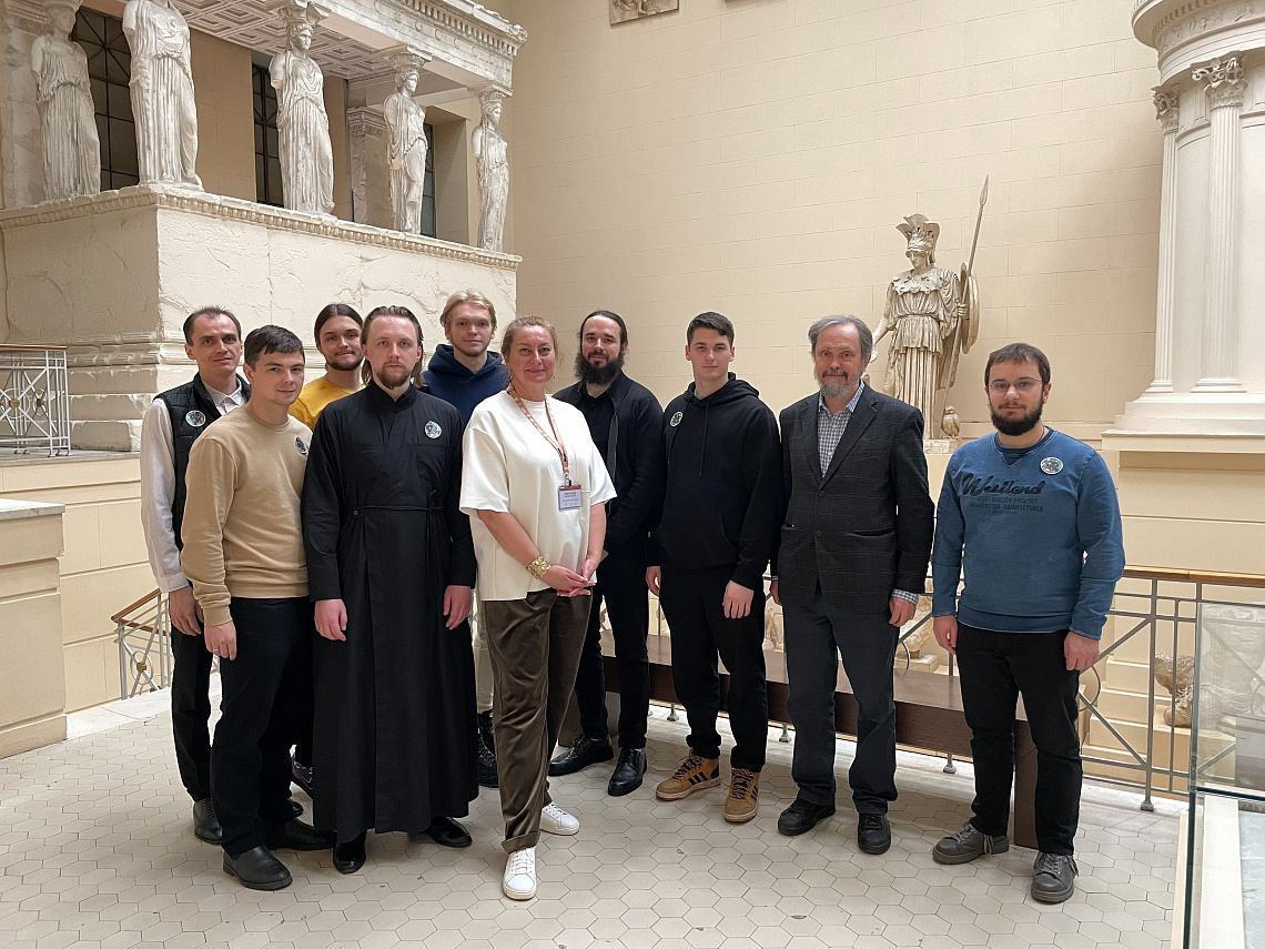 Студенты Сретенской духовной академии посетили Пушкинский музей