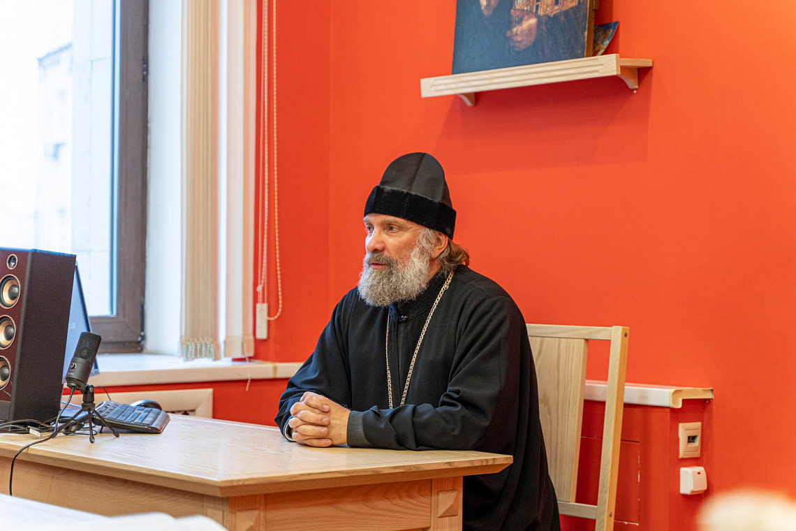Епископ Скопинский Питирим провел беседу с обучающимися 4 курса