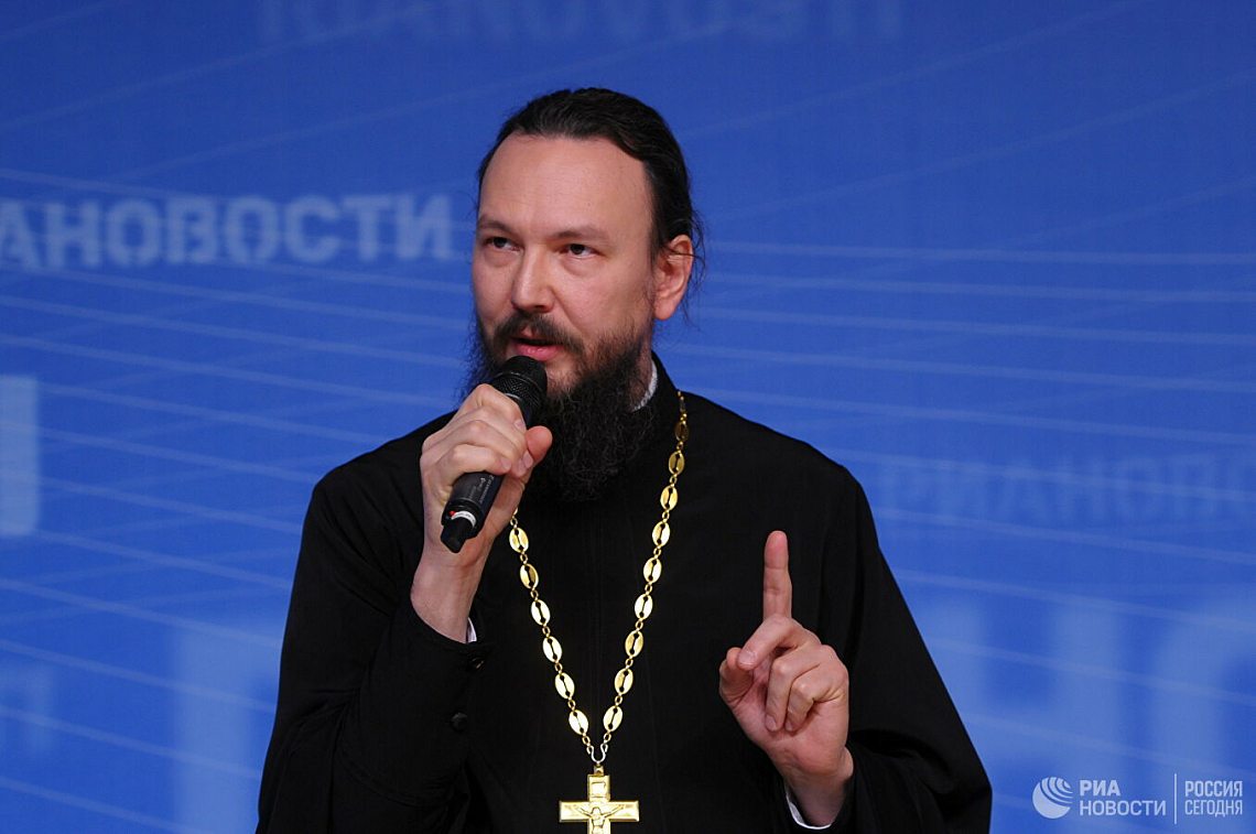 Первый проректор Сретенской семинарии рассказал РИА-Новости о рассылке фейков о коронавирусе среди православных